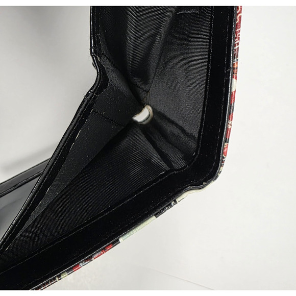 Deadpool Arms Crossed Pose Badge/Wade Vs Wade Marvel Comics Bi-fold Wallet - Picture 5 of 11